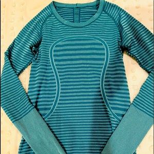 Lululemon Long sleeve swiftly tech top. Non-smoking. Size 6.
